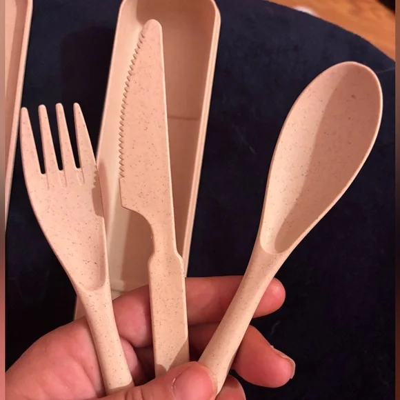REUSABLE TRAVEL UTENSILS SET WITH CASE BEIGE NWOT - Picture 10 of 11